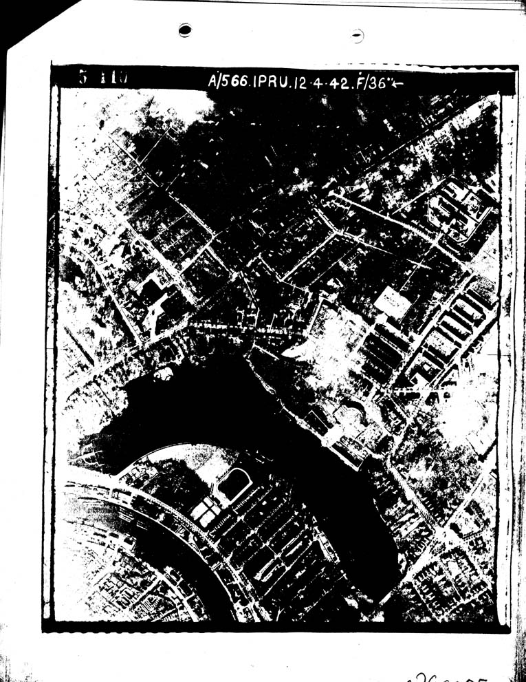 [a26gg05.jpg] - MAP SHOWING C.I.U. DAMAGE PLOT - NEG NO - A/566.IPRU.12.4.42.F/36  PAGE - 5