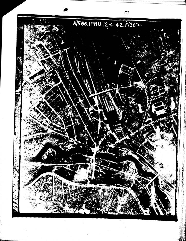 [a26gg07.jpg] - MAP SHOWING C.I.U. DAMAGE PLOT - NEG NO - A/566.IPRU.12.4.42.F/36  PAGE - 7